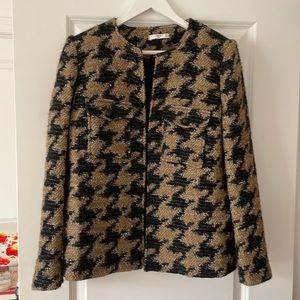 Mango blazer, NWOT, size EU Large, US8. Perfect for fall 🍁